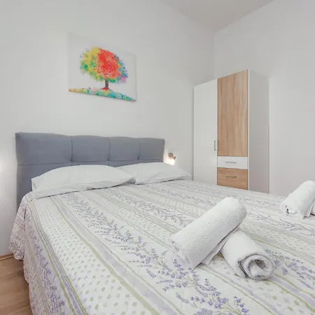 Amazing In With Wifi Apartman Maslenica