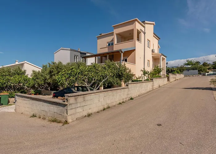 Stunning In Apartament Maslenica